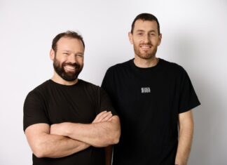 Loora sichert sich 22 Millionen US-Dollar für KI-Englischtutor Loora Finanzierungsrunde: 22 Millionen Dollar für KI-Tutor Bild Loora Founder Roy Mor and Yonti Levin Credits Loora