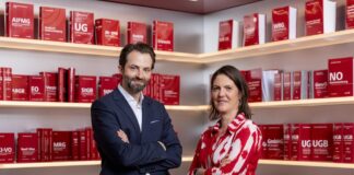 Noxtua Finanzierungsrunde: Über 100 Mio. Euro für Rechts-KI Bild MANZ Noxtua Dr. Leif-Nissen Lundbæk (Noxtua), Mag. Susanne Stein-Pressl (MANZ) Bildcredits Kidizin Sane