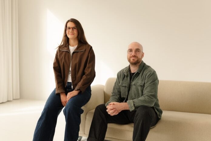 Prio_Kuro_FounderPress_2 Kuro: KI für Generalunternehmer in der Bauindustrie Gründerteam bild Lea Scherer und Jonas Minkler