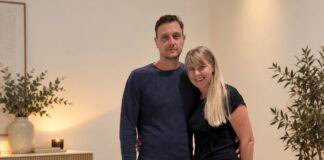 Buzz Hive: Der Marktplatz für Stuhlmiete in der Beauty-Branche Buzz Hive: Stuhlmiete für die Beauty-Branche Jennifer und Viktor Straile Bildcredits: privat (Buzz Core Holding GmbH)