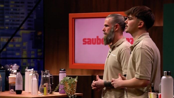 sauberdropz: Trinkflasche überzeugt Ralf Dümmel Höhle der Löwen sauberdropz Setbild v.l.Andreas Berger,Fabian Berger Credit RTL