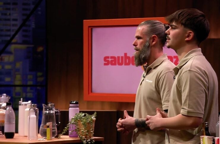 sauberdropz: Trinkflasche überzeugt Ralf Dümmel Höhle der Löwen sauberdropz Setbild v.l.Andreas Berger,Fabian Berger Credit RTL