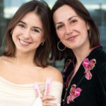 Frauengesundheit neu gedacht: Wie das Startup Aenders Kreatin für Frauen etabliert Aenders: Kreatin für Frauen und Frauengesundheit Bild Links: Kathrin Ridder rechts: Caroline Thiel Fotografin: Laura Niggeschmidt Bildrechte Aanders