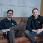 Aus der Forschung ins Krankenhaus: Wie die KI-Plattform calliora Kliniken vor der Prüfwelle 2027 rettet calliora: Krankenhäuser mit KI-Plattform wirtschaftlicher machen Gründerteam Bild Dr. Frederik Träuble und Dr. Jonas Wildberger