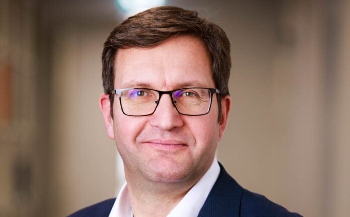 HydroMapper Karsten Holste HydroMapper: Daten für kritische Infrastruktur Karsten Holste CEO und Gründer