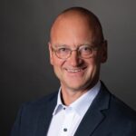Compliance by Design:Warum Startups regulatorisch früher ready sein sollten Compliance: Datenschutz und Informationssicherheit Autor: Dr. Martin Mühlpfordt