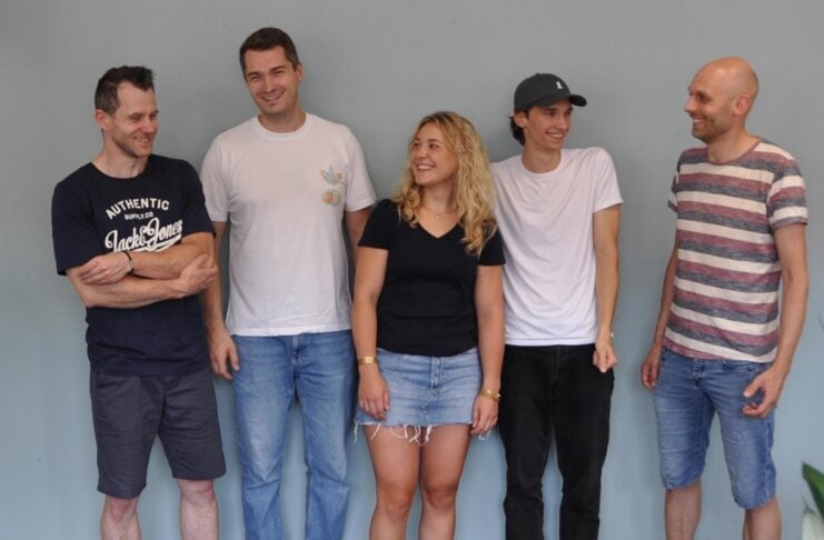wrappr: Entscheidung für Restaurants einfacher machen dotmonks team bild stehend