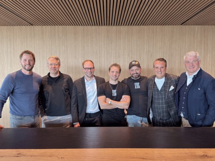 Pizza: FRYZZA für den Air Fryer begeistert die Löwen Fryzza Teambild mit Löwen