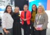 herCAREER 2026: Frauen gestalten ihre Karriere Speakerin & Partnerin mit Natascha Hoffner Von links nach rechts: Andrea Rexer (Moderatorin), Natascha Hoffner (Veranstalterin), Dr. Stefanie Hubig (Bundesministerin), Johanna Röh (Vorsitzende, Mutterschutz für Alle! e.V.), Natascha Sagorski (Autorin, Geschäftsführerin von Familie sind Alle gGmbH) © Franz Pfluegl