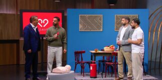 LifeSaveAir: Die Höhle der Löwen – Erstickungsnotfall Bild Löwe Ralf Dümmel mit den Gründern Jusef Chehade Nabil Chehade, Aiman Chehade und (v.li.) Foto: RTL
