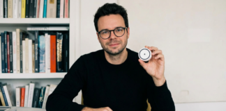 Warum legen immer mehr Menschen ihr Smartphone freiwillig aus der Hand? Zenbox Digital Detox mit NFC für Fokus Founder Konstantin
