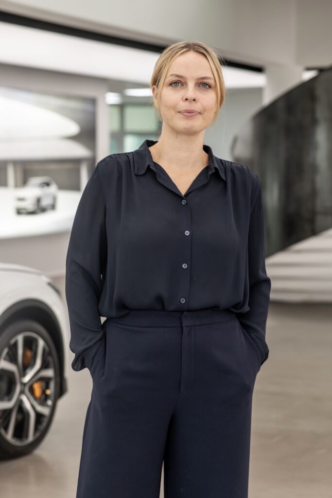 polestar-0-project-sustainable-mobility Frederika Klarèn in front of a Polestar vehicle in a Polestar Showroom!