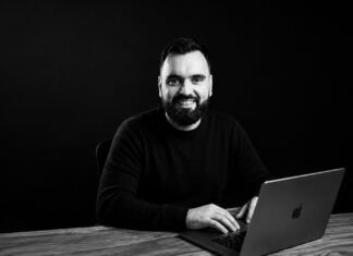 Growth Without Employees: How Vizura Studio Redefines B2B Tech Branding Branding: Vizura Studio for Technology Companies Vedran Obradović Vizura Studio